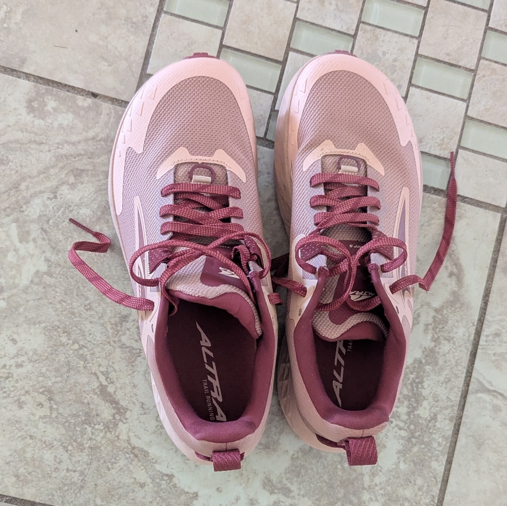 Altra Women's Timp 5 - Size 9.5 Excellent Condition